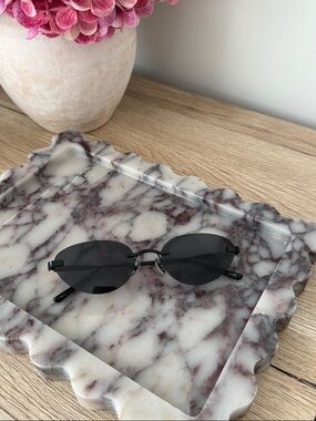 Trinity Sleek Black Oval Cateye Rimless Sunglasses - Minimalist Women’s Shades